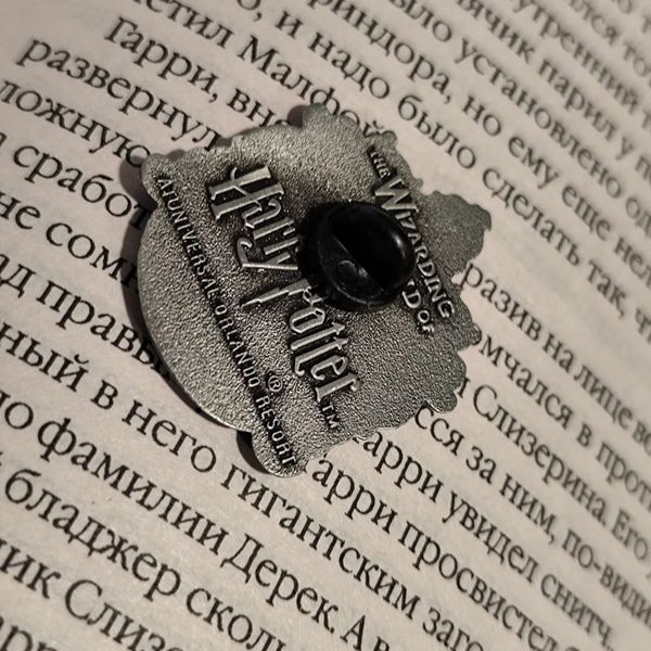 Фото товара Металлическая брошь с гербом факультета Слизерин 357194905