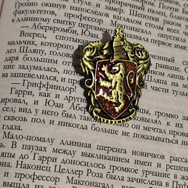 Фото товара Металлическая брошь с гербом факультета Гриффиндор 357194906